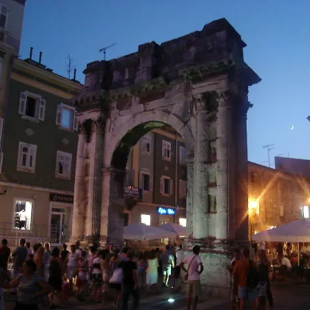 Amfiteatar Franko Pula