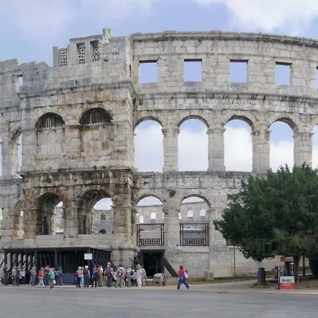 Amfiteatar Franko Apartman