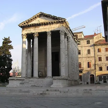 Amfiteatar Franko Pula