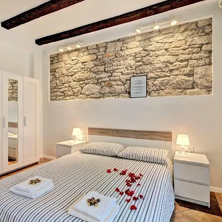 Amfiteatar Franko Apartment Pula